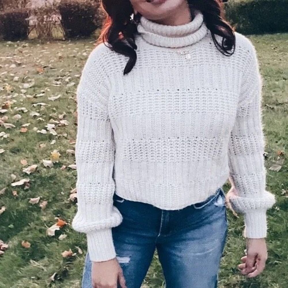 Aeropostale Chunky Cream Knit Turtleneck Sweater Size XS Wool Blend